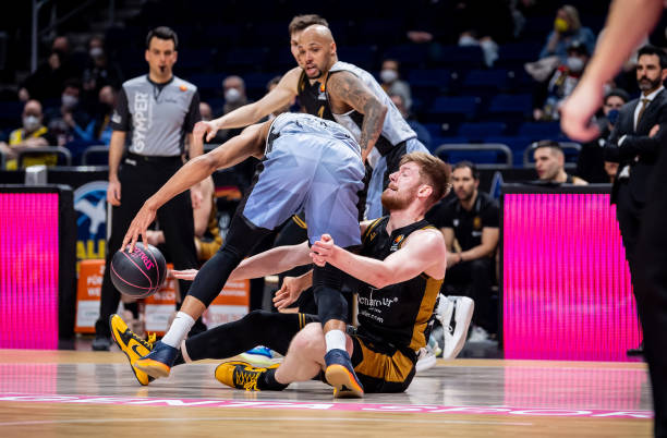 高层的信任 高层的信任